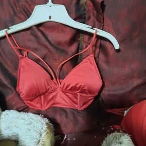 ROSE+VINE Burgandy Strappy Women's Bra With Pad Inserts Ajustable Size XS/S